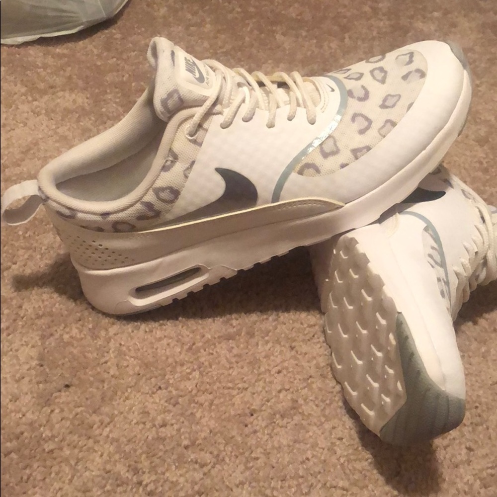 Women’s Nike Airmax Sneakers